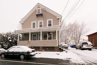 302 Metacom Ave, Warren, RI 02885
