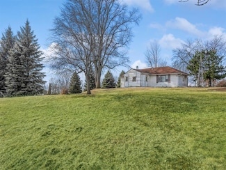 5914 S 36th Ave W, Newton, IA 50208