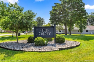 8309 Colony Dr Unit 22, Grosse Ile, MI 48138