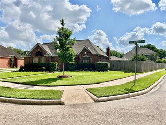 14622 Laurel Shadows Ct, Houston, TX 77062