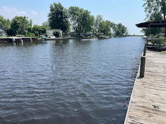 7487 Dyke Rd, Clay, MI 48001