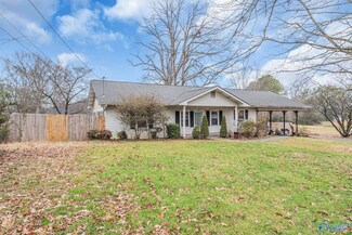502 Hine St N, Athens, AL 35611