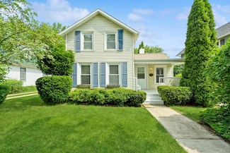 921 Dodge St, Lake Geneva, WI 53147