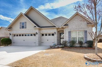 2941 Pasture View Ln SE, Owens Cross Roads, AL 35763