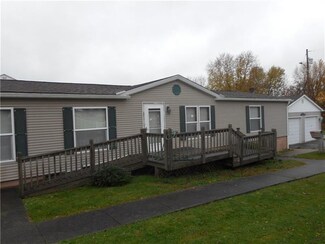 213 E South St, Carmichaels, PA 15320