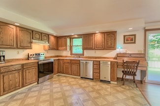 104 Benjamin Rd, Shirley, MA 01464