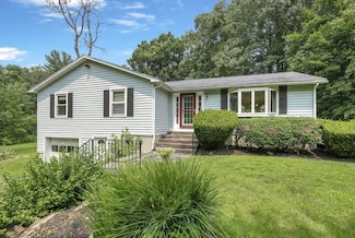 37 Dawson Rd, Worcester, MA 01602