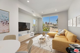 12431 Rochester Ave Unit 411, Los Angeles, CA 90025