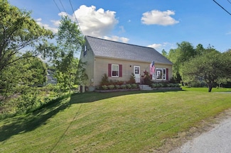 25 Willow St, Littleton, NH 03561