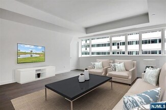 800 Ave at Port Imperial Blvd Unit 608, Weehawken, NJ 07086
