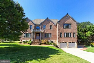 2830 N Rochester St, Arlington, VA 22213