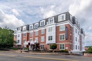 446 Belgrade Ave Unit 208, West Roxbury, MA 02132