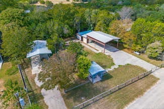 105 & 107 Wagonwheel Cir, Wimberley, TX 78676