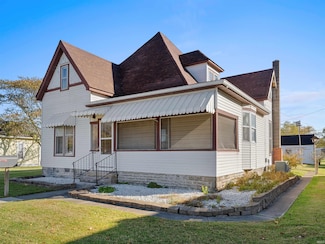 448 N 7th St, Mitchell, IN 47446