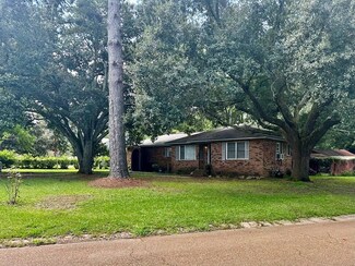 112 Brooklyn Dr, Natchez, MS 39120