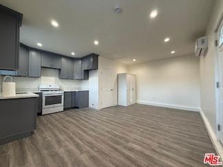 6942 Atoll Ave, Los Angeles, CA 91605