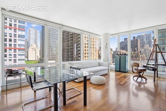 250 E 53rd St Unit 1402, New York, NY 10022