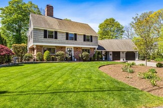 26 Meeting House Ln, East Weymouth, MA 02189