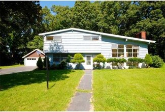 12 Blueberry Ln, Lexington, MA 02420