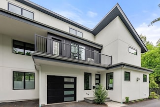 1242 Beacon St, Newton, MA 02468