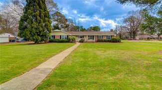 4705 Duffer Ln, Pfafftown, NC 27040