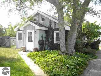 112 E Park St, Oscoda, MI 48750