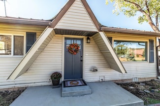 133 E Menefee St, Mancos, CO 81328