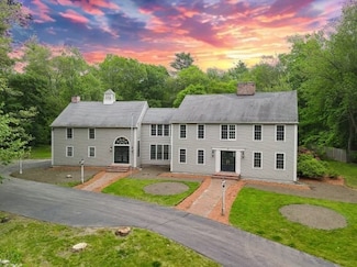 14 Alderbrook Dr, Topsfield, MA 01983