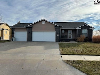 601 S Foxfire St, McPherson, KS KS-67