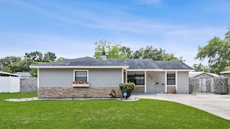 417 El Salvador Dr, Lakeland, FL 33809