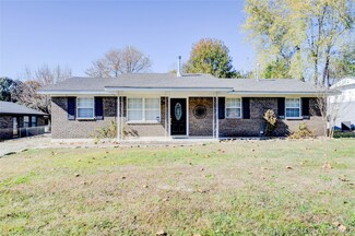 1103 NW 10th St, Stigler, OK 74462