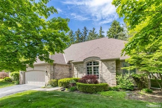22170 Orchard Way Unit 40, Beverly Hills, MI 48025