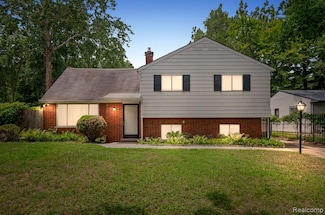 22317 Nancy Ave, Southfield, MI 48033