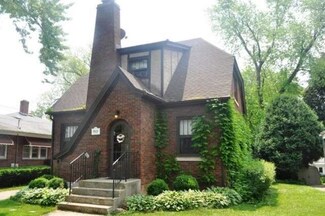 381 River Bluff Rd, Elgin, IL 60120