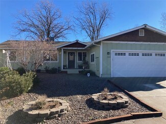 542 Spinnaker Ct, Clearlake Oaks, CA 95423