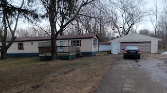 67761 70th St, Watervliet, MI 49098