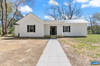 1033 Harris Creek Rd, Louisa, VA 23093