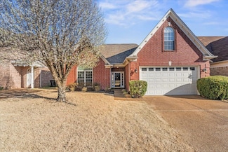 9294 S Fairmont Cir, Collierville, TN 38017