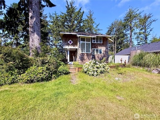 877 Mount Olympus Ave SE, Ocean Shores, WA 98569
