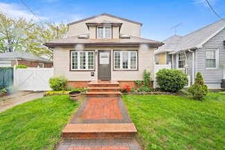 13411 243rd St, Rosedale, NY 11422