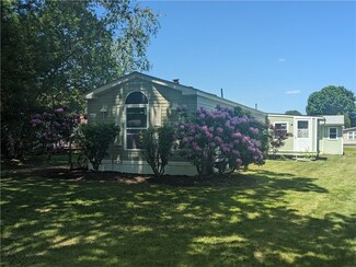 2 Kelly Ln, Coventry, RI 02816