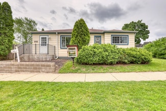 8325 W Arthur Ave, Milwaukee, WI 53219
