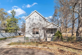 181 E 17th St, Holland, MI 49423