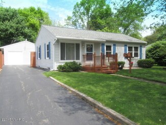 1733 Glendale Blvd, Kalamazoo, MI 49004