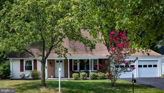 5311 Foxboro Ct, Alexandria, VA 22315