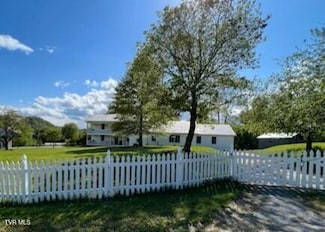 15687 Barnrock Rd, Mendota, VA 24270