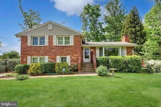 2426 Chestnut St, Falls Church, VA 22043