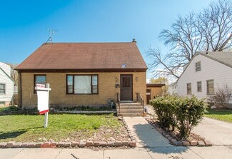 543 E Edwards Ave, East Dundee, IL 60118