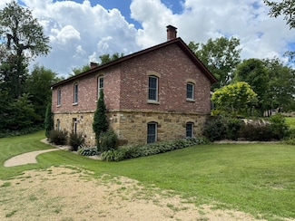 141 & 143 Merry Christmas Ln, Mineral Point, WI 53565