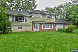50 Grove St, Waldwick, NJ 07463